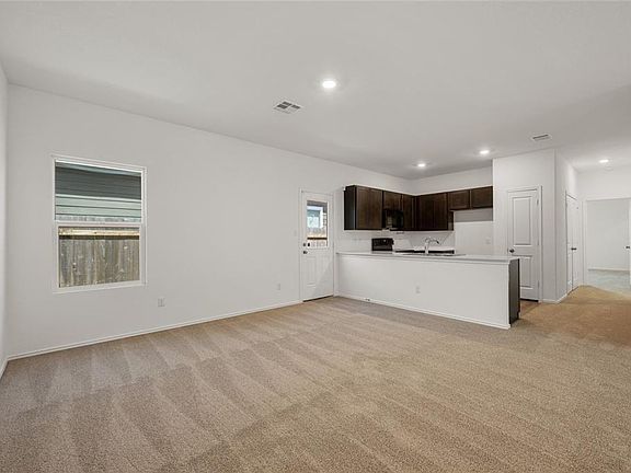 3rd image of 1104 Cattail Ln