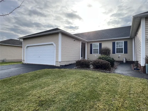 5050 Betsy Ross Way, Liverpool, NY 13088