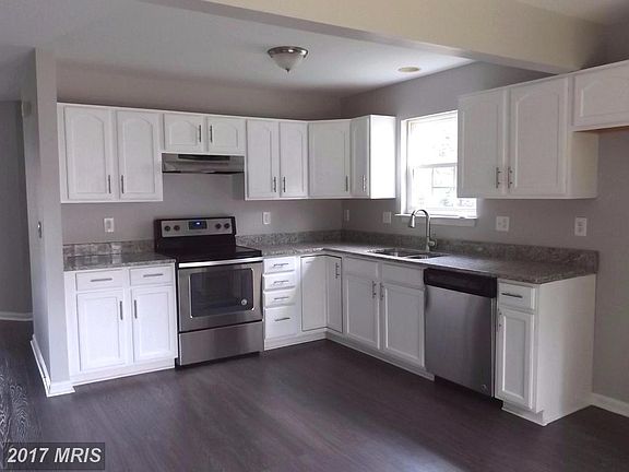 4th image of 18 Lincoln Ave