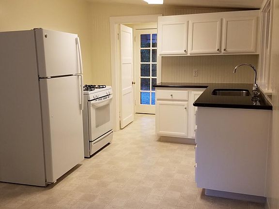 4th image of 982 Bonita Ave #B