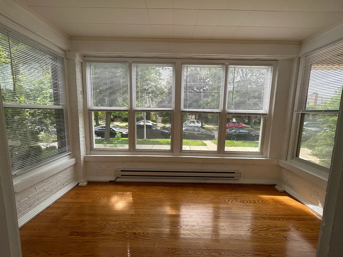 Building Photo - 4839 N Kedvale Ave #1