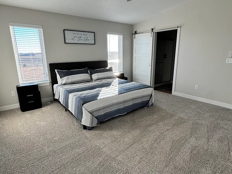 Master Bedroom - Upper Level