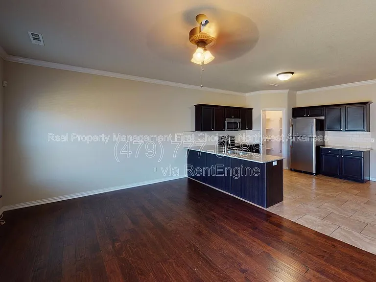 2711 W Shasta Rd — Photo 2