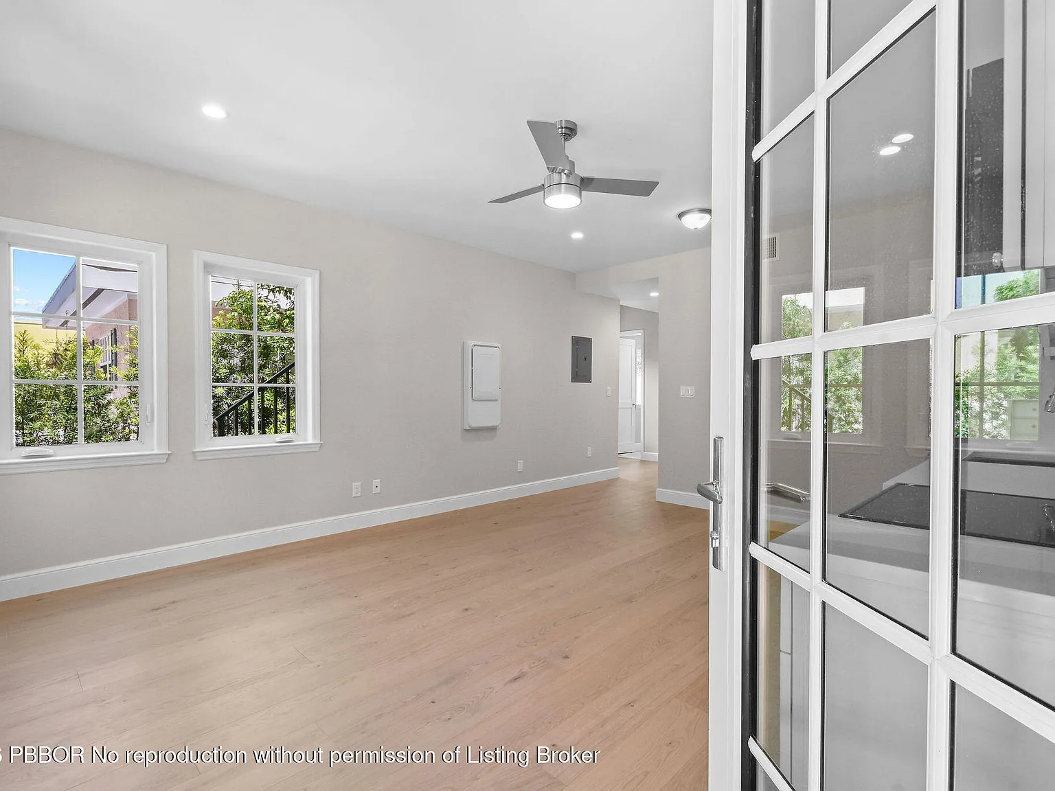 212 Oleander Ave — Photo 3
