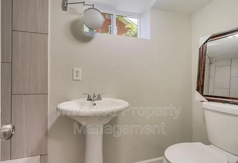 2063 S Pearl St — Photo 17