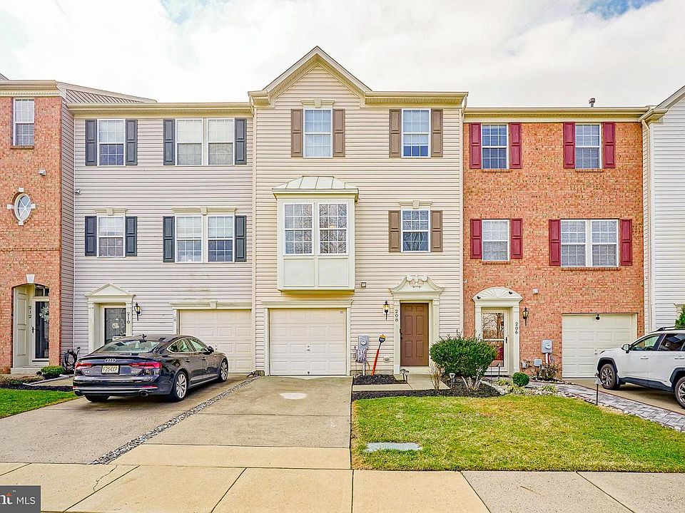 1st image of 208 Ironwood Dr