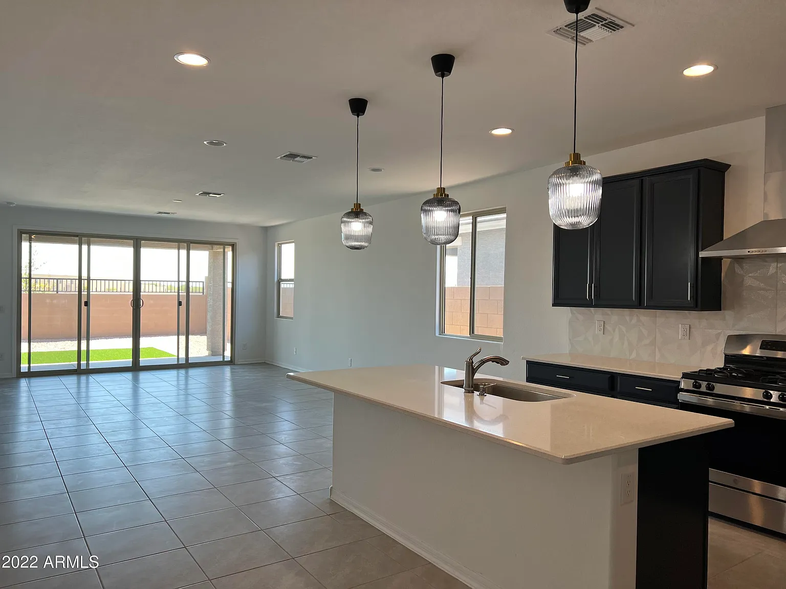 5 bed, 2090 sqft, $2,750 — Photo 4