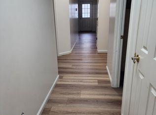 1844 Victoria Ln, Charleston, IL 61920