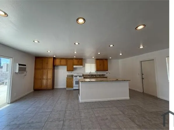 1374 E 6th St, Ontario, CA 91764