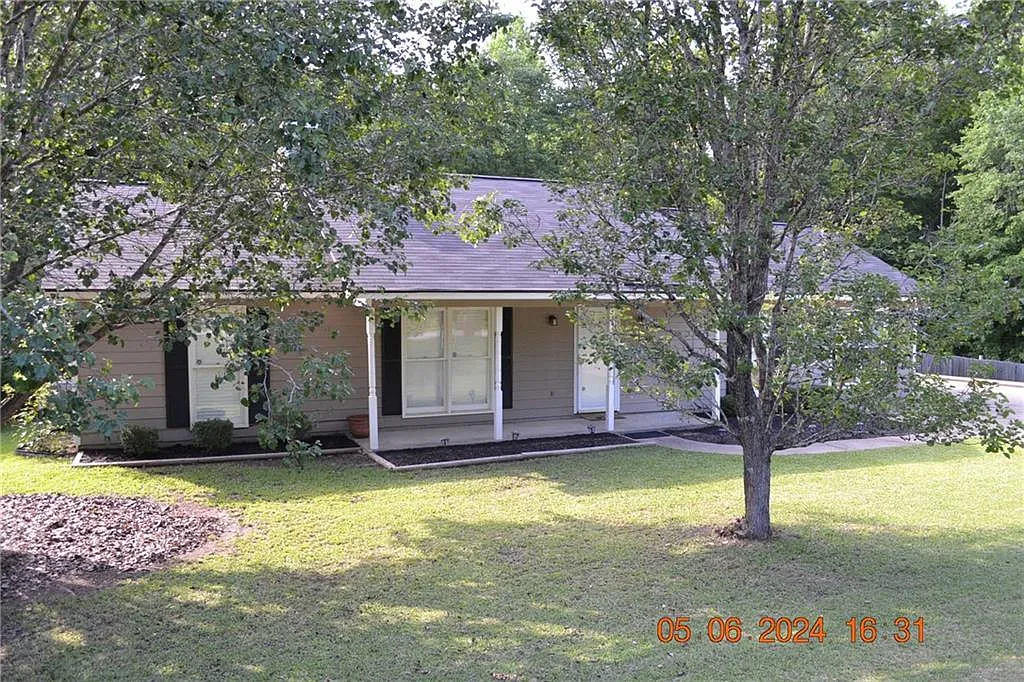 203 Lee Road 960 photo 1