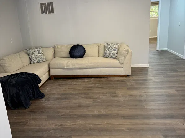 4705 E Trindle Rd, Mechanicsburg, PA