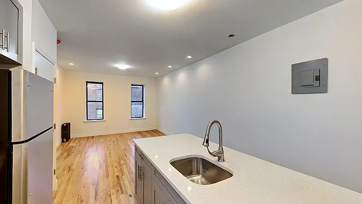 Rented by Aegis Realty Management Corp | media 8