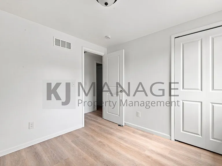 12039 Rockland — Photo 13