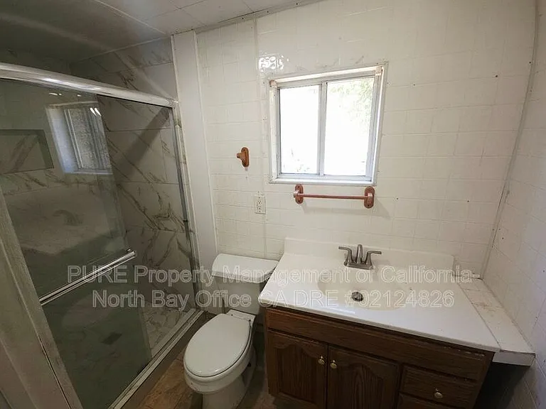 927 N Oak St — Photo 14