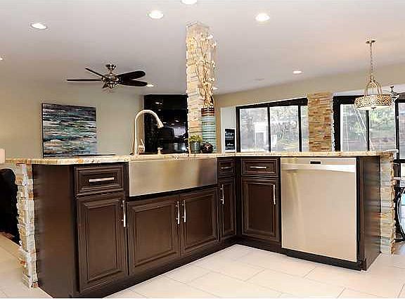 3rd image of 4248 Lakeshore Ln