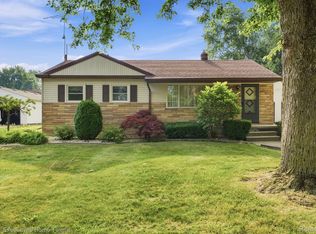 1105 S 15th St, Saint Clair, MI 48079