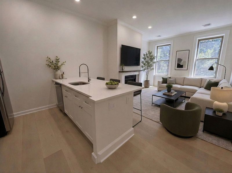 1st image of 1703 Green St APT 4