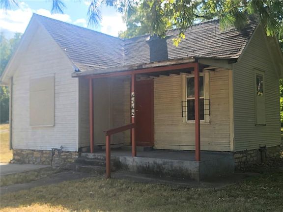 4th image of 4342 Garfield Ave