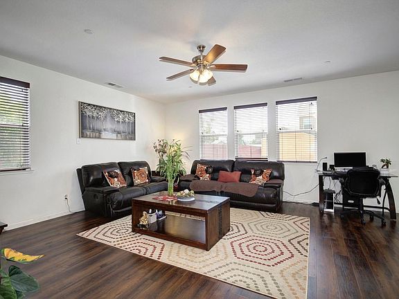 4th image of 9598 Cherry Grove Cir