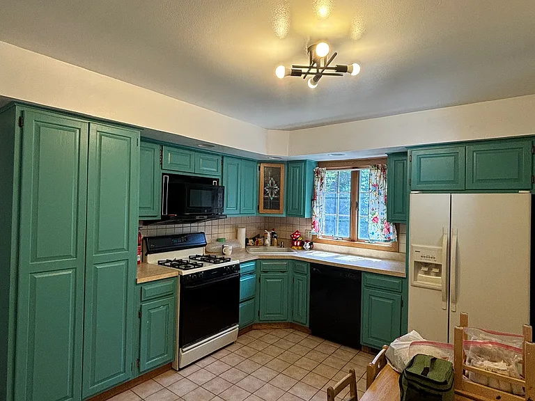 172 N Floyd Ln — Photo 4