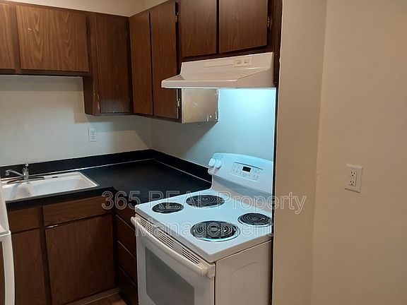 4th image of 2025 4th Ave APT 2