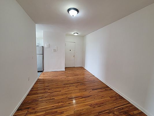 5th image of 100 E 123rd St APT 5R