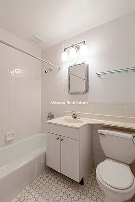 Rented by Mirador Real Estate | media 38