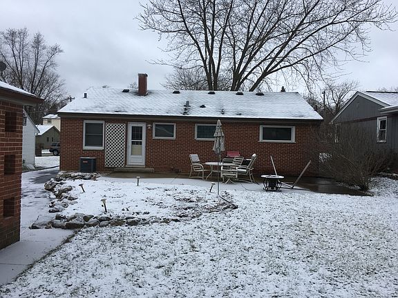 Big yard, patio, garden