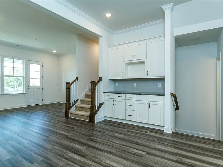 306 Clementine Dr — Photo 12