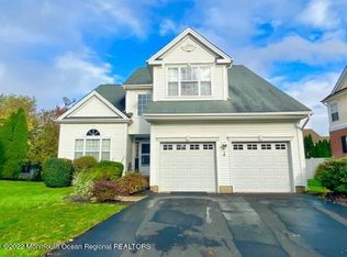 9 Amy Ct, Parlin, NJ 08859