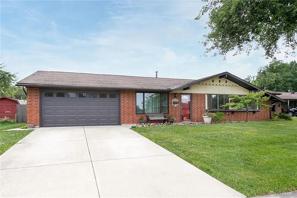 1026 Heathwood Dr photo 1