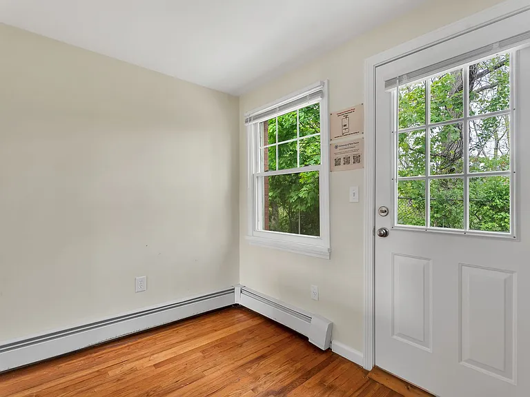 Savin Court Apartments — Photo 24