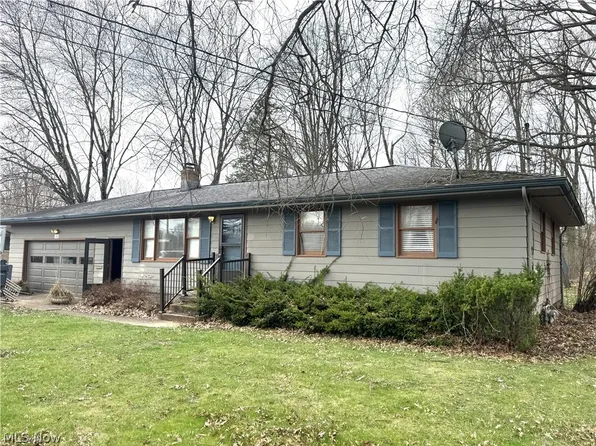 1180 Keefer Rd, Girard, OH 44420