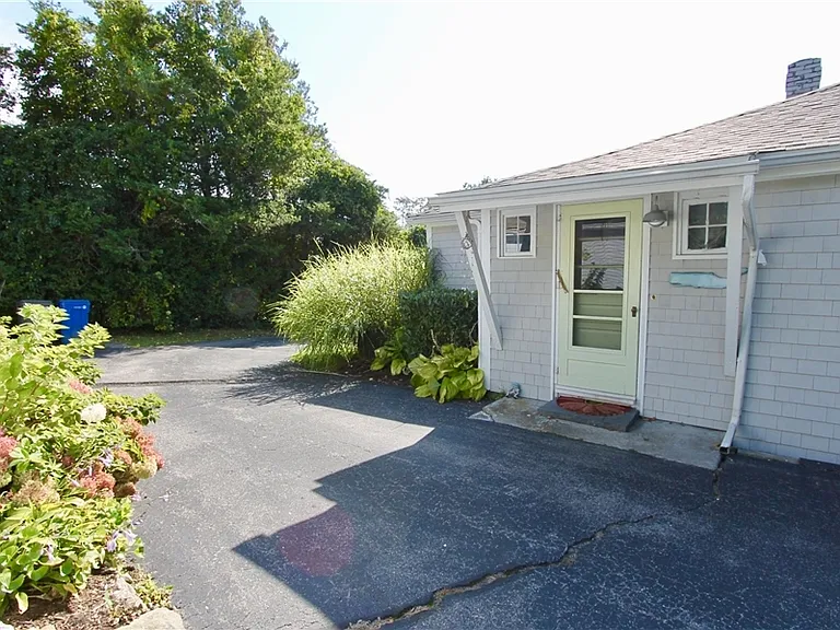 113 Renfrew Ave — Photo 16