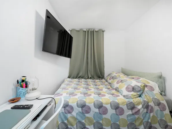 64 College Street image 12 of 17