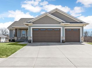 1001 High Ridge Trl, Solon, IA 52333