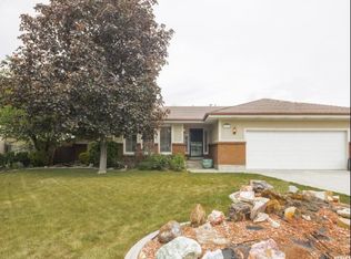 1701 E Wood Glen Rd, Sandy, UT 84092