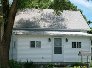 609 N Broadway St, Newman, IL 61942