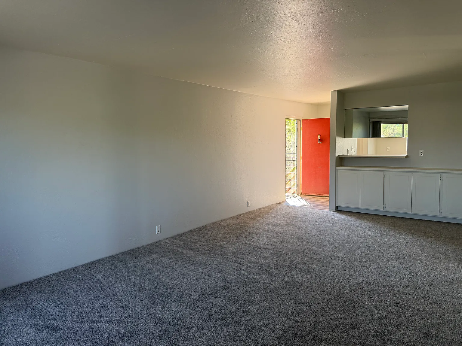 2 bed, 1056 sqft, $2,500 — Photo 3