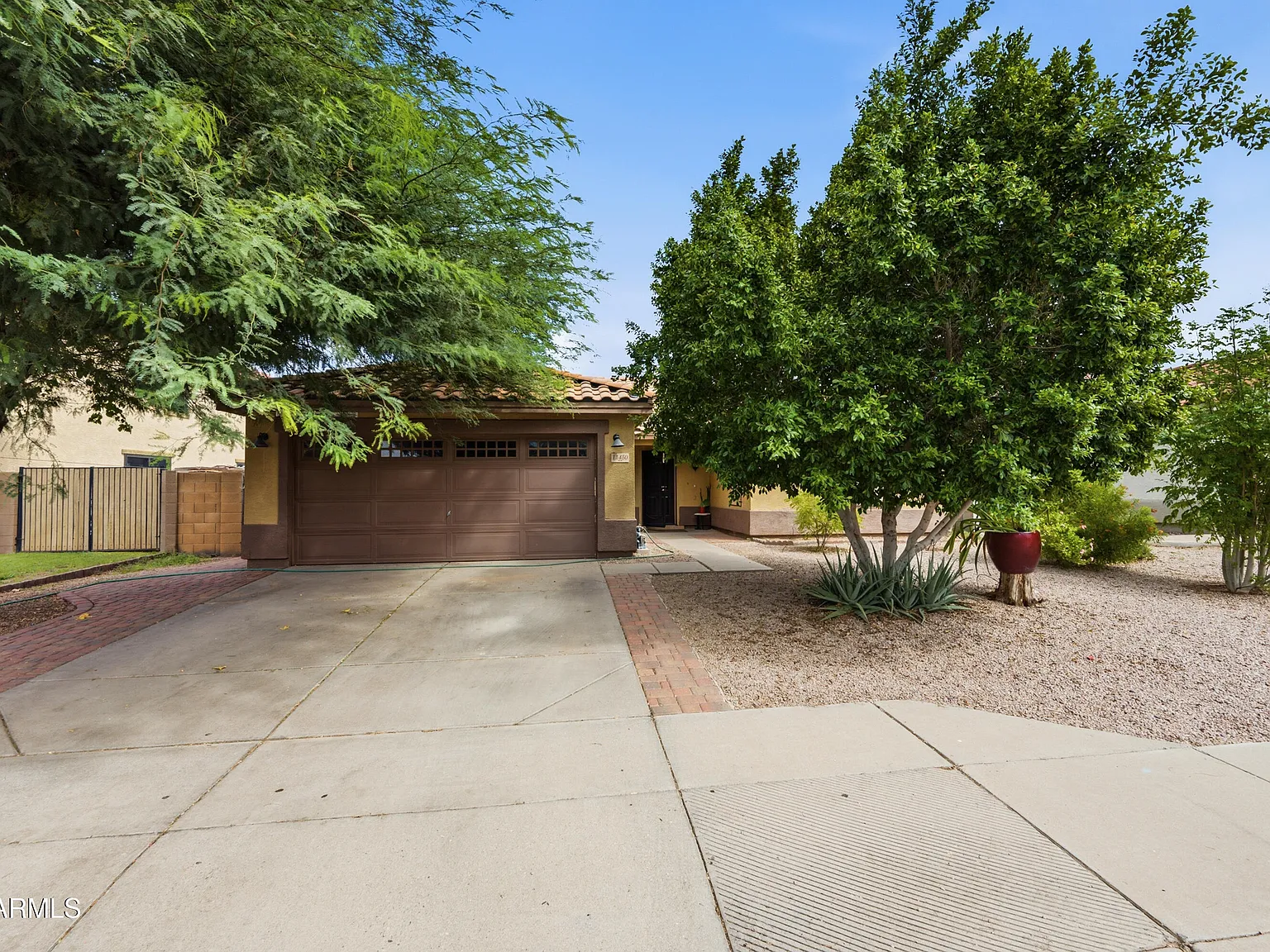 4 bed, 2.0 bath, 2047 sqft, $2,700 — Photo 1