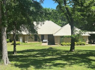 824 Imogene Ct, Azle, TX 76020