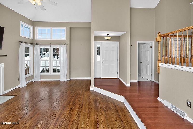 4th image of 1 Ridgefield Drive