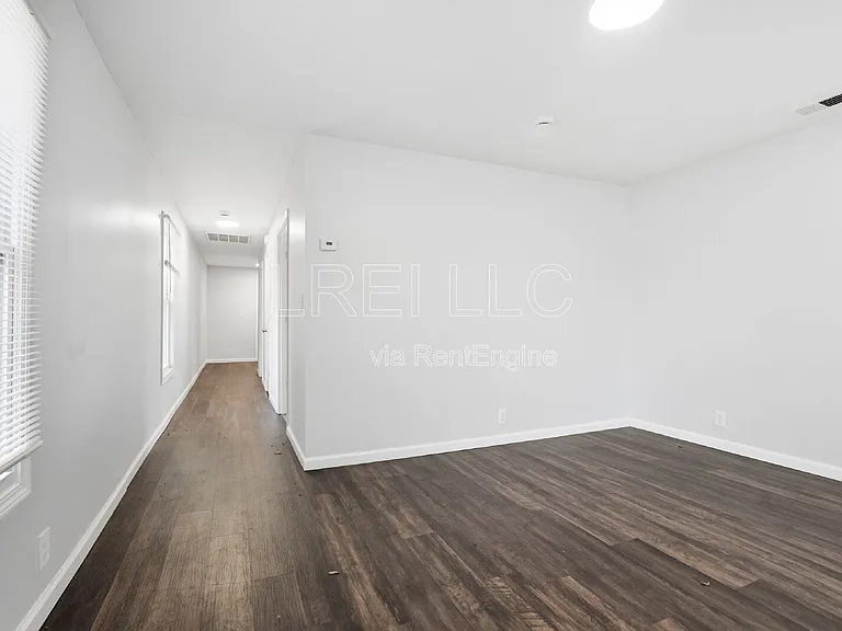 1333 S 22nd St — Photo 2