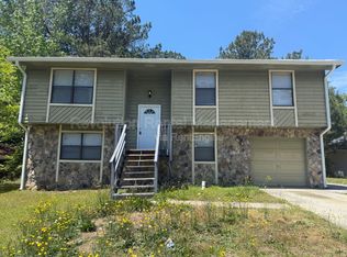6645 Smoke Ridge Dr, Atlanta, GA 30349