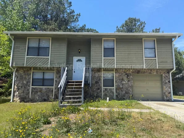 6645 Smoke Ridge Dr, Atlanta, GA 30349