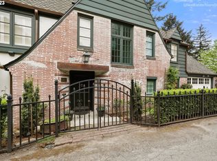 3012 SW Canterbury Ln, Portland, OR 97205