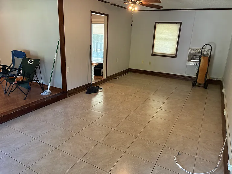 2205 Amy Ann St — Photo 9