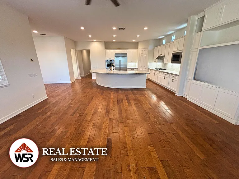 18691 Oak Park Dr — Photo 9