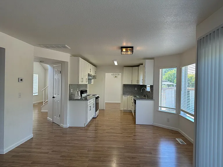 745 Monte Carlo Dr — Photo 7