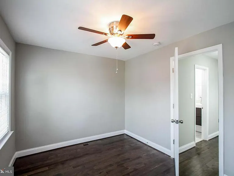 1850 L St NE — Photo 11